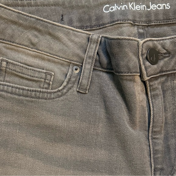 Calvin Klein Stonewashed Gray Denim-Ladies 8 - Picture 8 of 9
